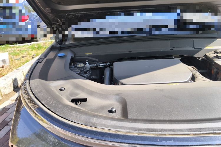 Used Li Auto L8 2024 Ultra Model Engine Bay Right
