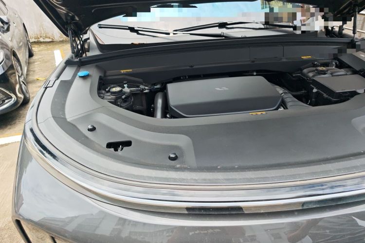 Used Li Auto L8 2024 Pro Model Engine Bay Right
