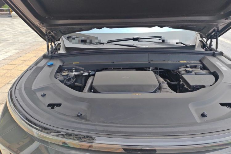 Used Li Auto L8 2024 Pro Model Engine Bay Right