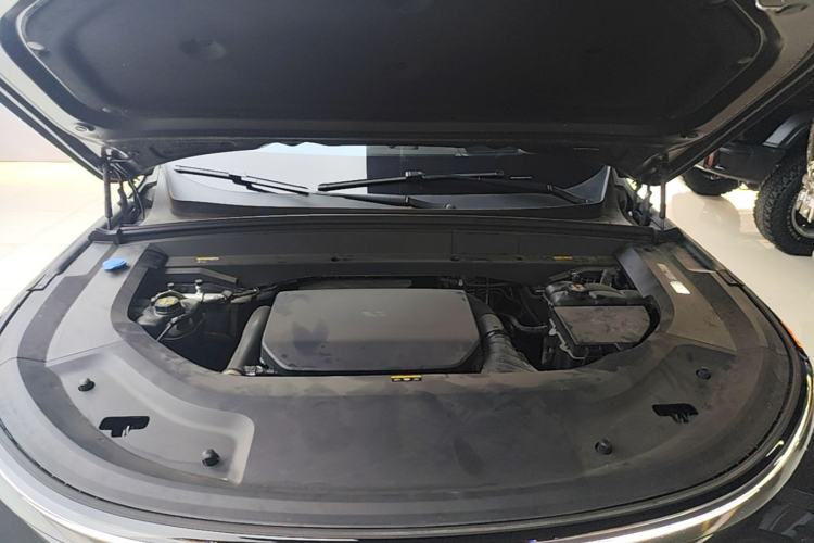 Used Li Auto L8 2024 Pro Model Engine Bay