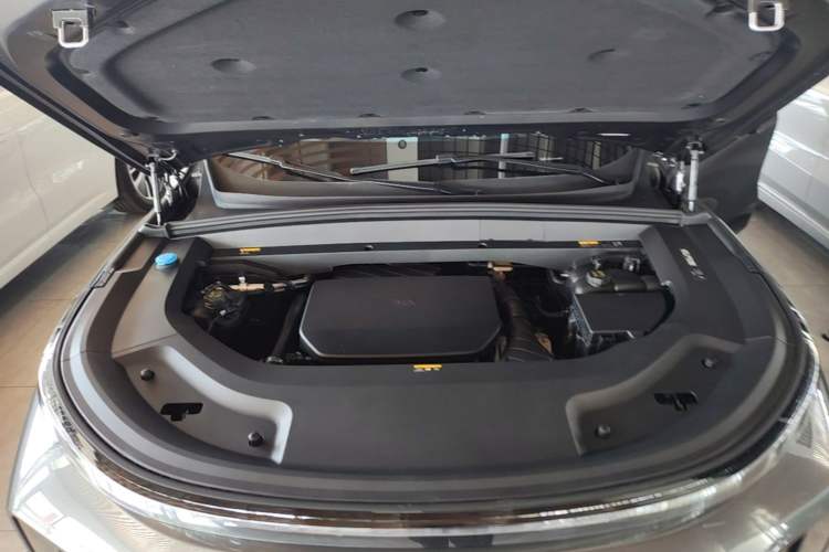 Used Li Auto L8 2024 Max Engine Bay