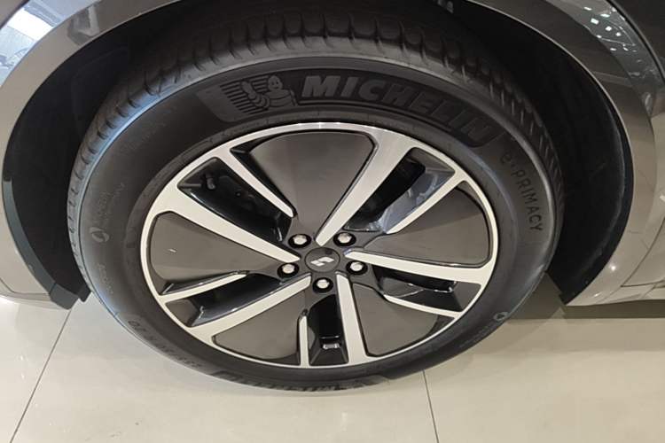 Used Li Auto L8 2024 Max Exterior 1
