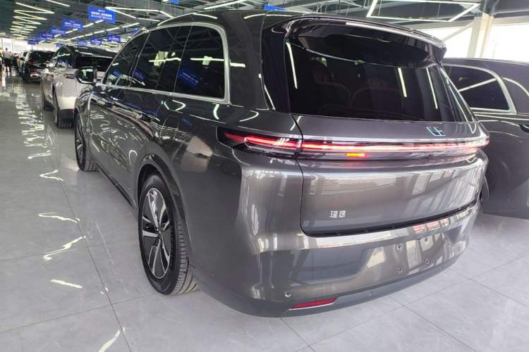 Used Li Auto L8 2024 Pro Model Exterior 2