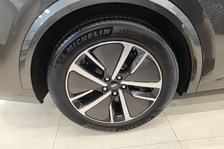 Used Li Auto L8 2024 Max Exterior 2
