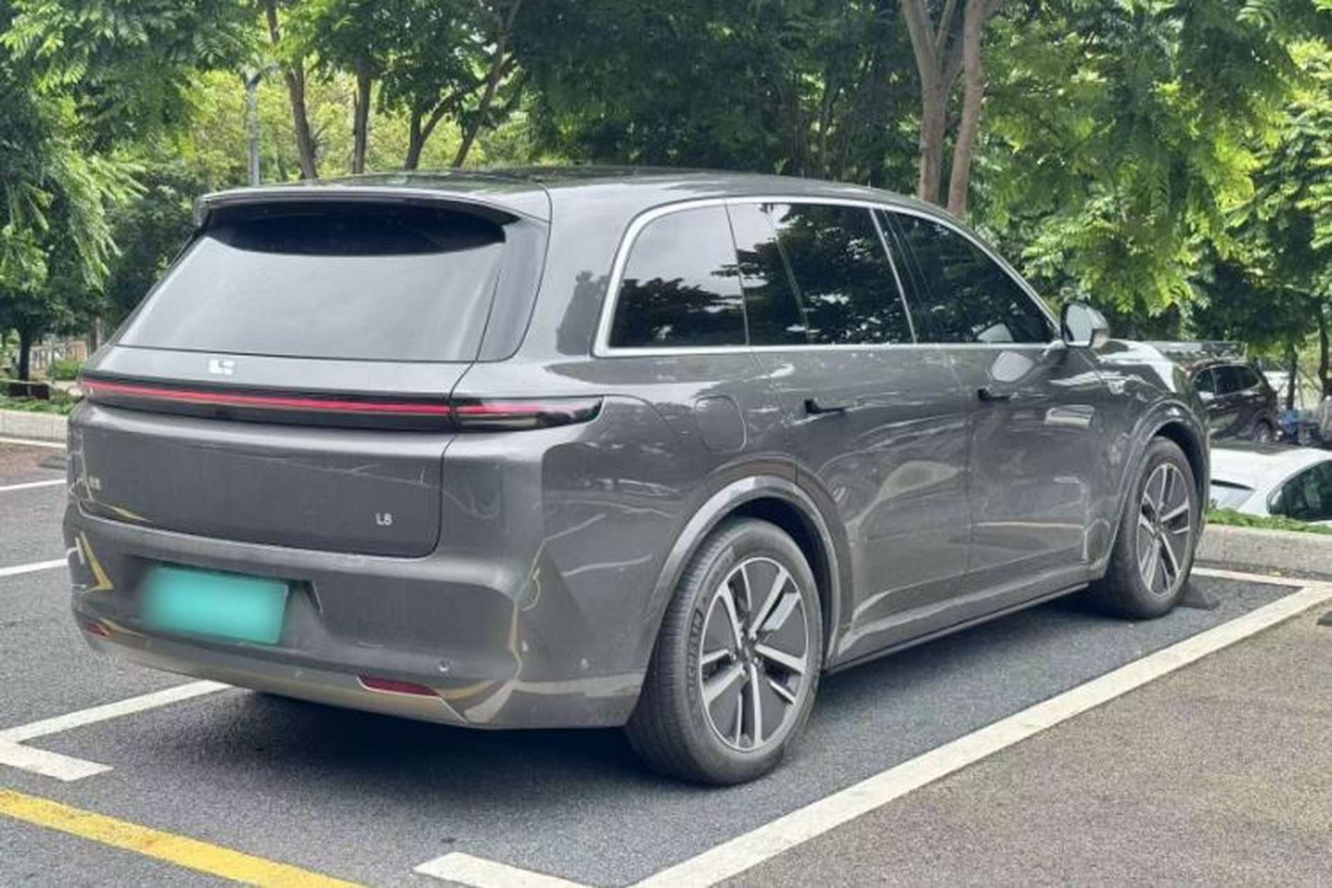 Used Li Auto L8 2024 Max Exterior 4