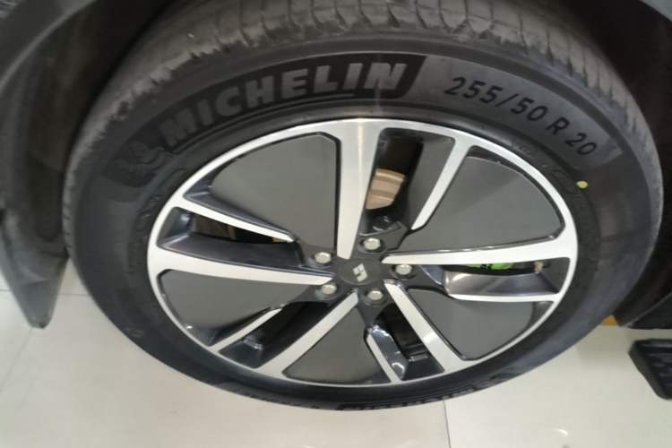 Used Li Auto L8 2024 Pro Model Exterior 5
