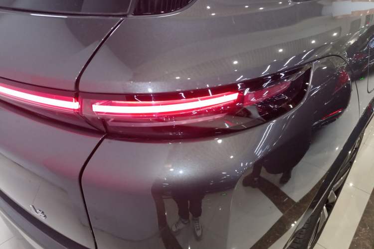 Used Li Auto L8 2024 Max Exterior 6