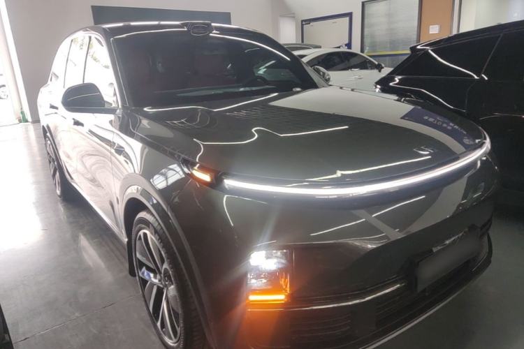 Used Li Auto L8 2024 Max Front Right 45 Deg
