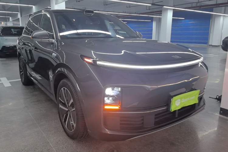 Used Li Auto L8 2024 Max Front Right 45 Deg
