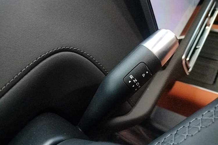 Used Li Auto L8 2024 Max Gear Lever