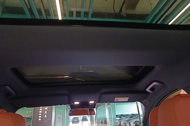 Used Li Auto L8 2024 Max Headliner
