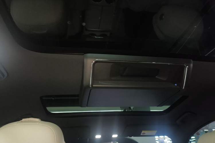 Used Li Auto L8 2024 Pro Model Headliner