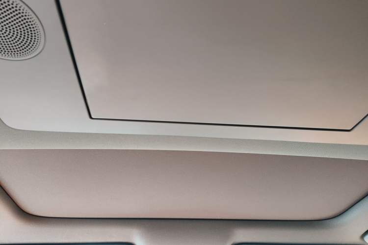 Used Li Auto L8 2024 Ultra Model Headliner