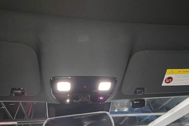 Used Li Auto L8 2024 Ultra Model Headliner