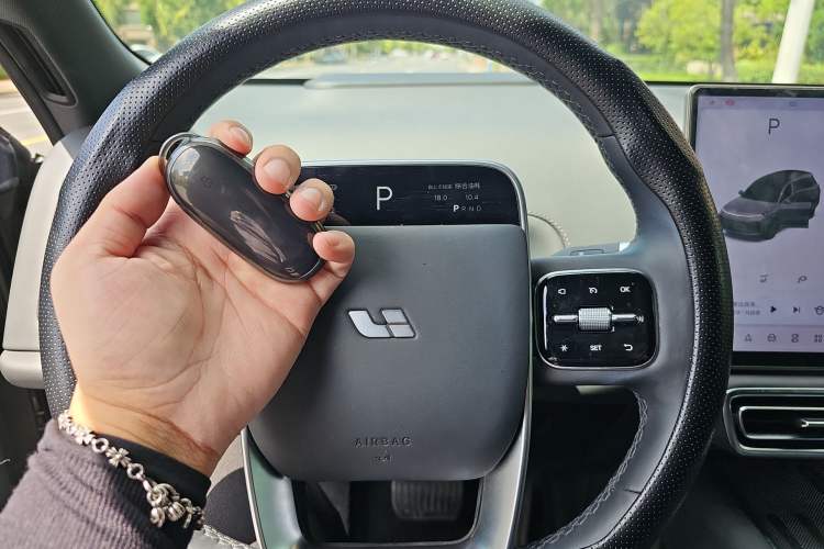 Used Li Auto L8 2024 Pro Model Interior 1