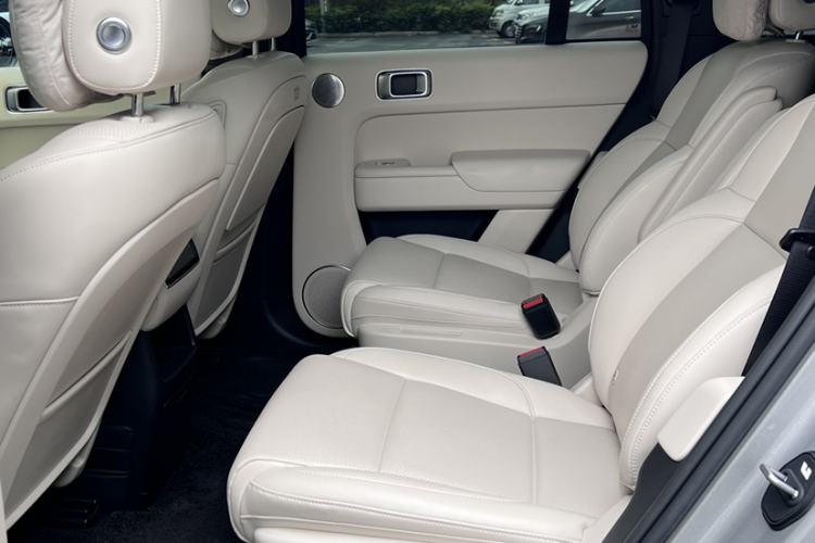 Used Li Auto L8 2024 Pro Model Interior 3