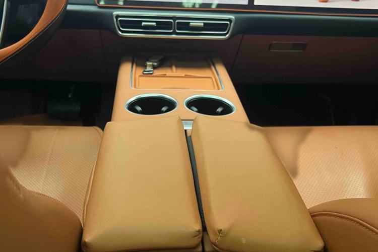 Used Li Auto L8 2024 Pro Model Interior 6