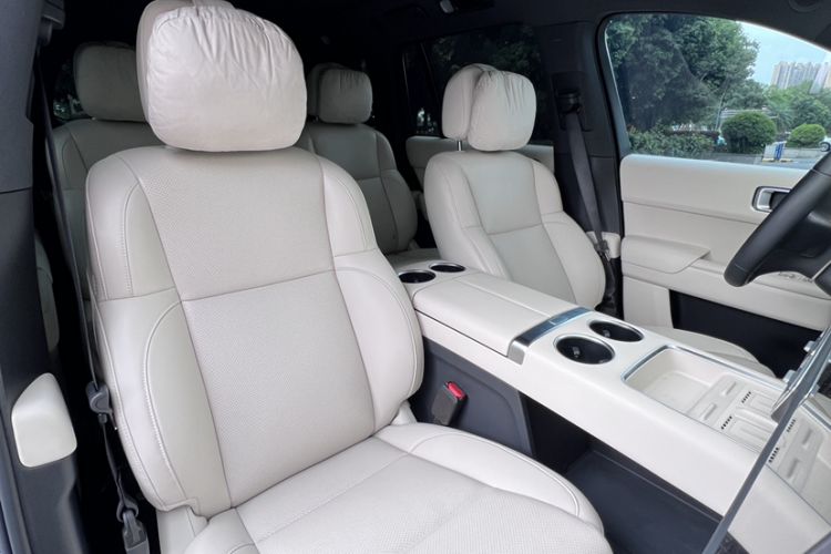 Used Li Auto L8 2024 Pro Model Interior 8