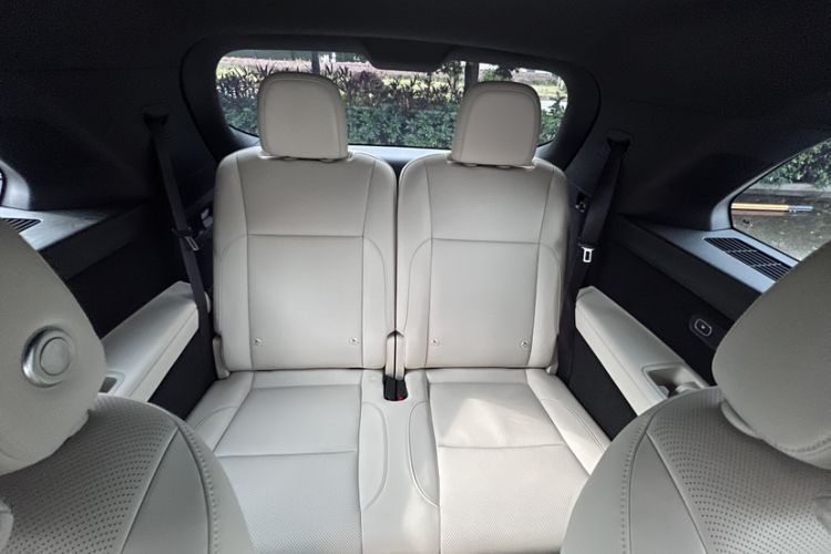 Used Li Auto L8 2024 Pro Model Interior 9