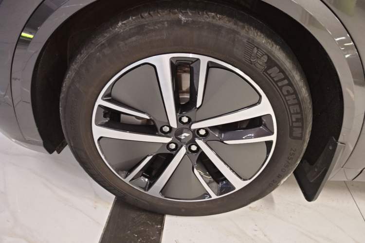 Used Li Auto L8 2024 Max Left Front Wheel Hub