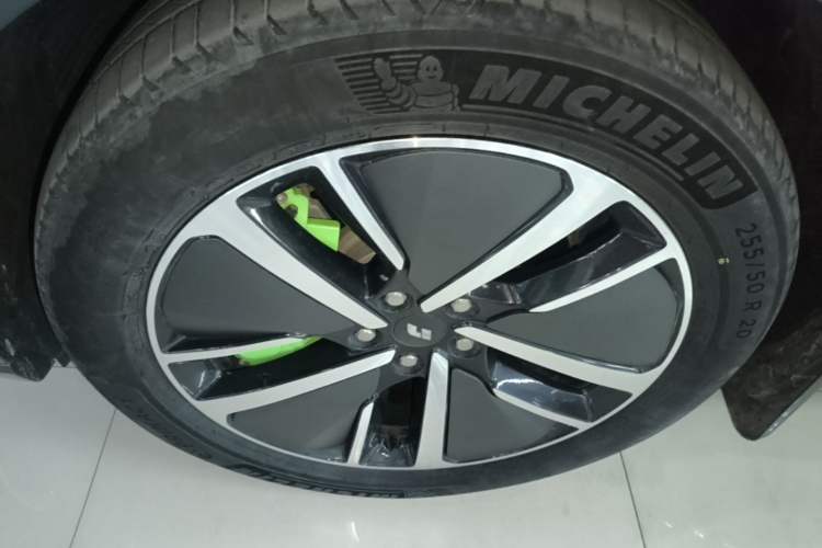 Used Li Auto L8 2024 Pro Model Left Front Wheel Hub