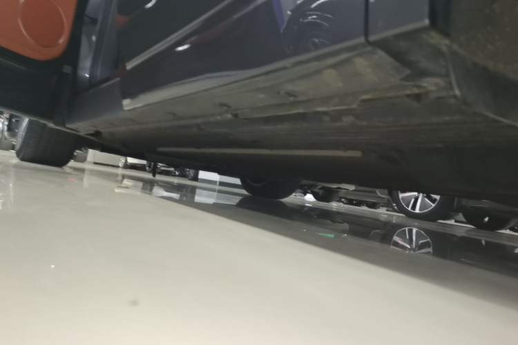 Used Li Auto L8 2024 Max Left Side Sill