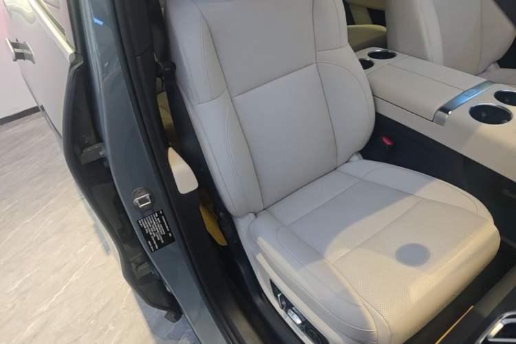 Used Li Auto L8 2024 Ultra Model Right Front Seat