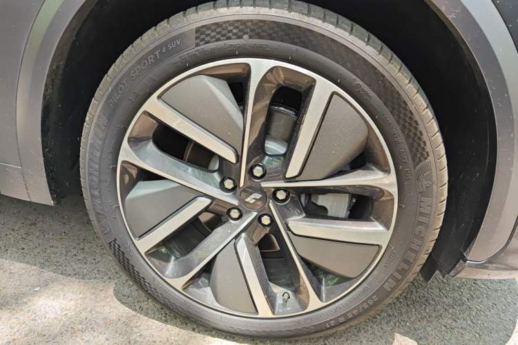 Used Li Auto L8 2024 Max Right Front Wheel Hub
