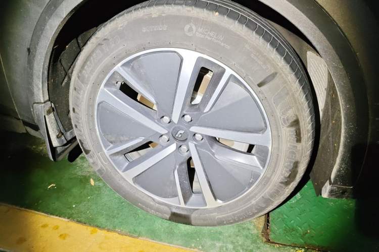 Used Li Auto L8 2024 Max Right Front Wheel Hub