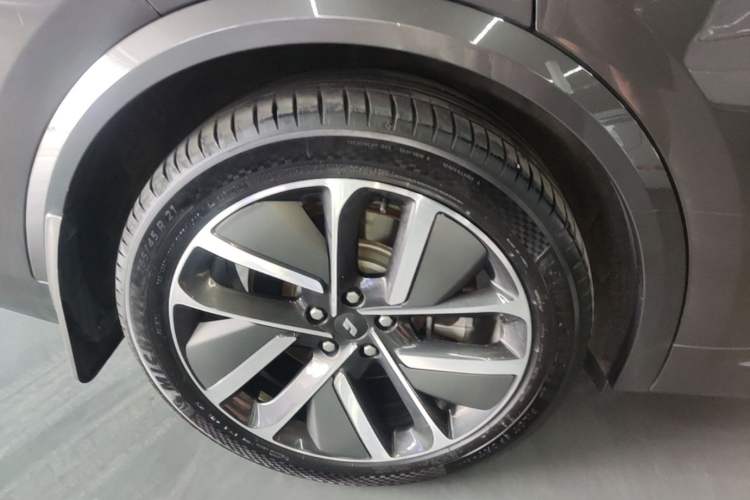 Used Li Auto L8 2024 Max Right Rear Wheel Hub