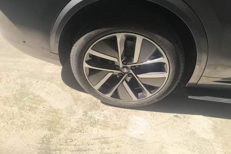 Used Li Auto L8 2024 Max Right Rear Wheel Hub