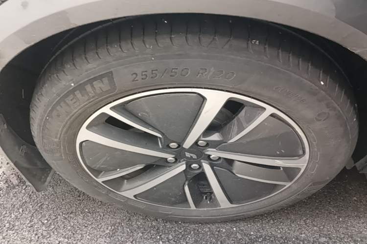Used Li Auto L8 2024 Pro Model Right Rear Wheel Hub