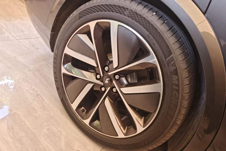 Used Li Auto L8 2024 Ultra Model Right Rear Wheel Hub