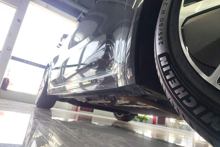 Used Li Auto L8 2024 Pro Model Right Side Sill