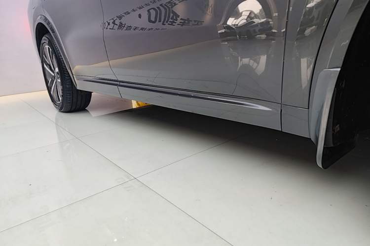 Used Li Auto L8 2024 Pro Model Right Side Sill