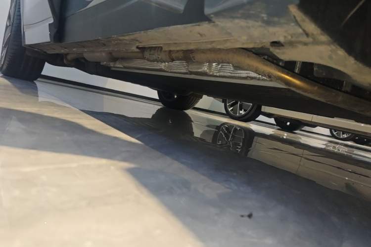 Used Li Auto L8 2024 Ultra Model Right Side Sill