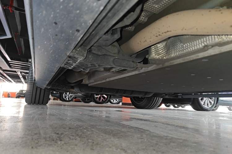 Used Li Auto L8 2024 Ultra Model Right Side Sill