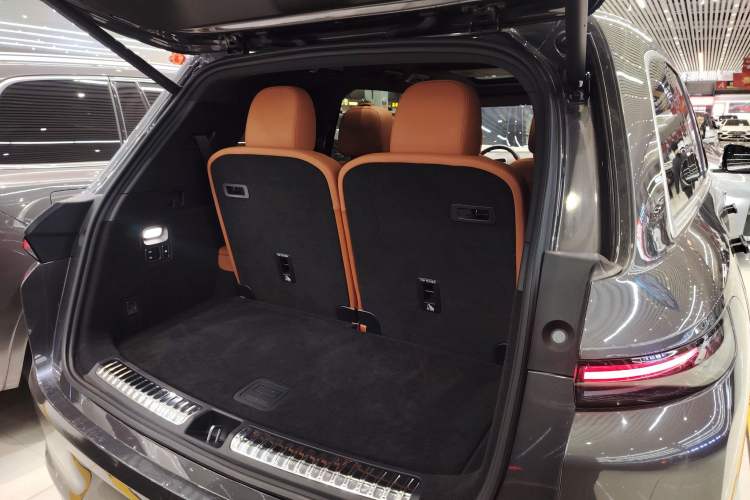 Used Li Auto L8 2024 Ultra Model Trunk