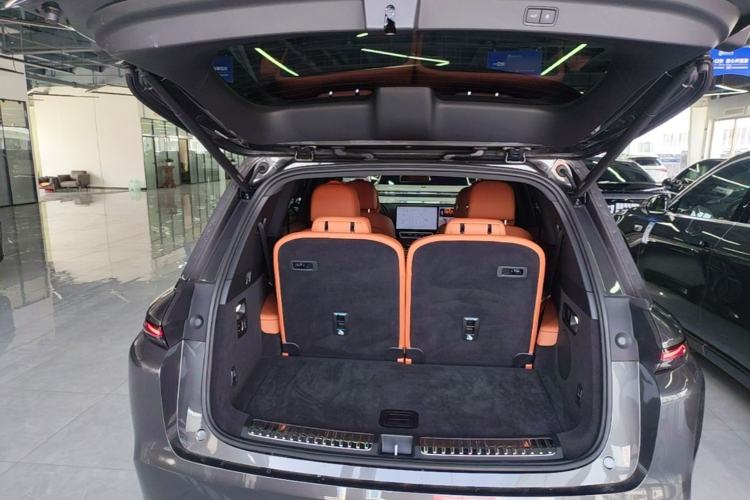 Used Li Auto L8 2024 Pro Model Trunk