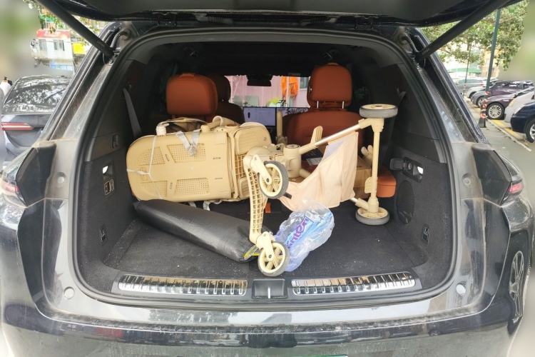 Used Li Auto L8 2024 Pro Model Trunk