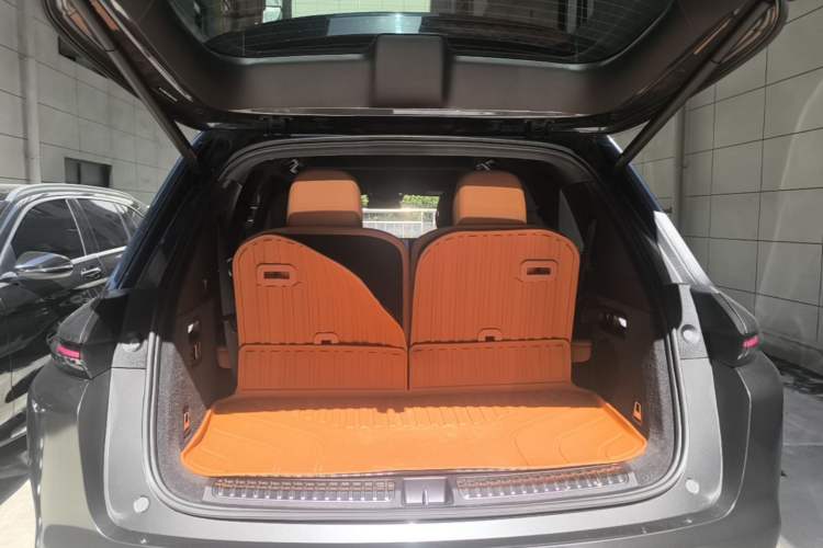 Used Li Auto L8 2024 Max Trunk