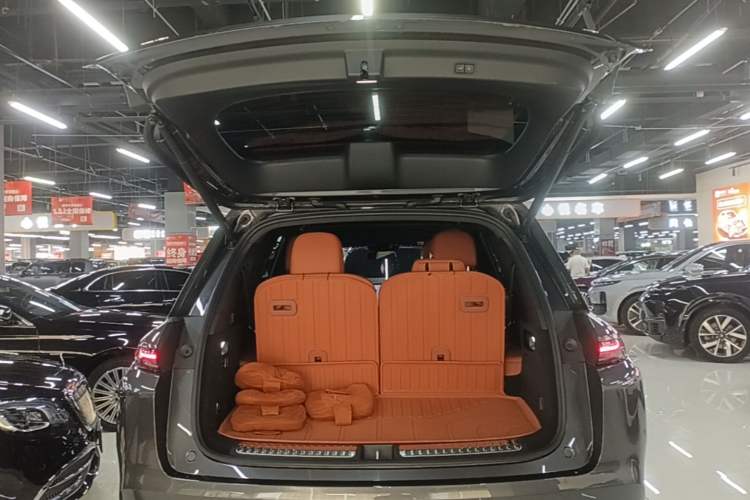 Used Li Auto L8 2024 Max Trunk