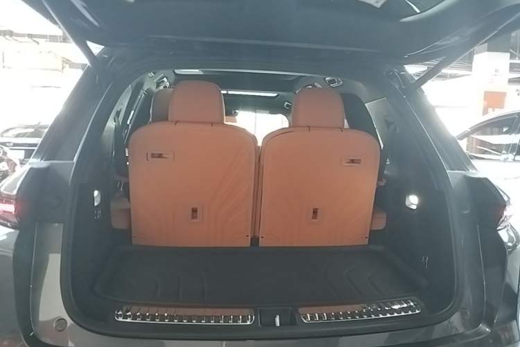 Used Li Auto L8 2024 Pro Model Trunk