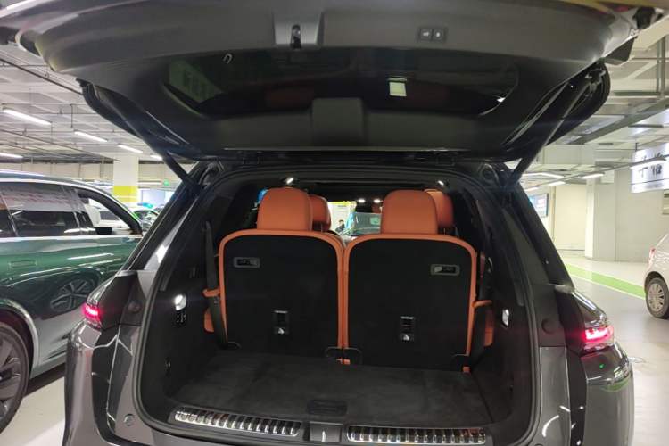 Used Li Auto L8 2024 Pro Model Trunk