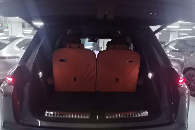 Used Li Auto L8 2024 Max Trunk