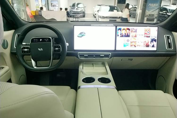 Used Li Auto L8 2024 Ultra Model Center Console