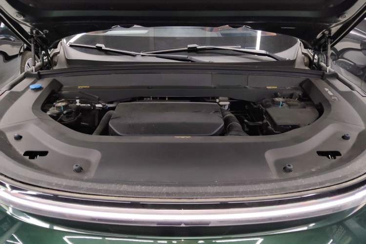Used Li Auto L8 2024 Ultra Model Engine Bay