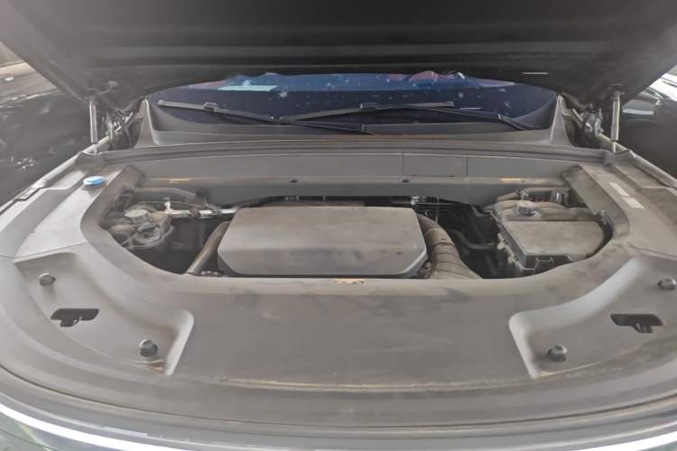 Used Li Auto L8 2024 Pro Model Engine Bay