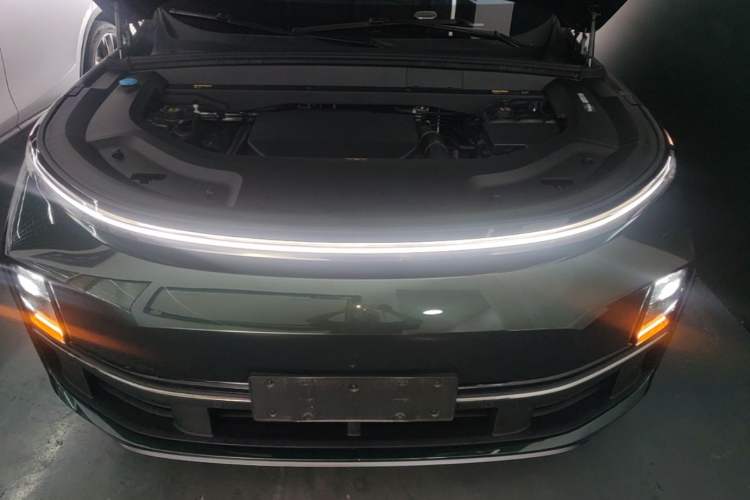 Used Li Auto L8 2024 Pro Model Engine Bay
