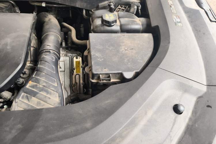 Used Li Auto L8 2024 Pro Model Engine Bay Left